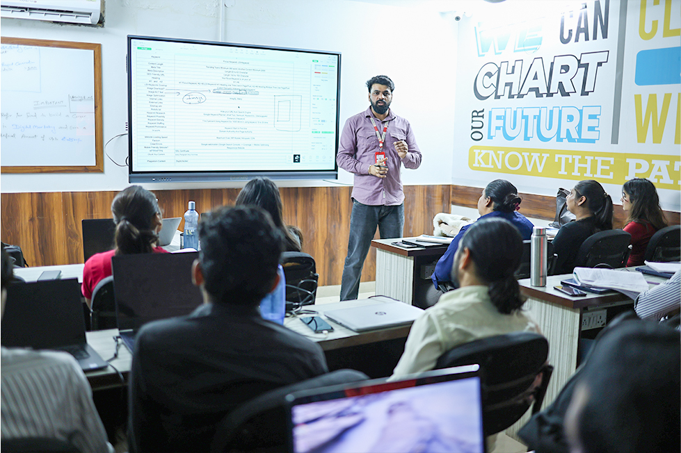 Digital marketing with AI course students in DIDM Gurgaon