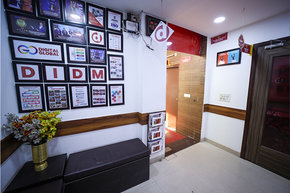 Digital marketing with AI course students in DIDM Gurgaon