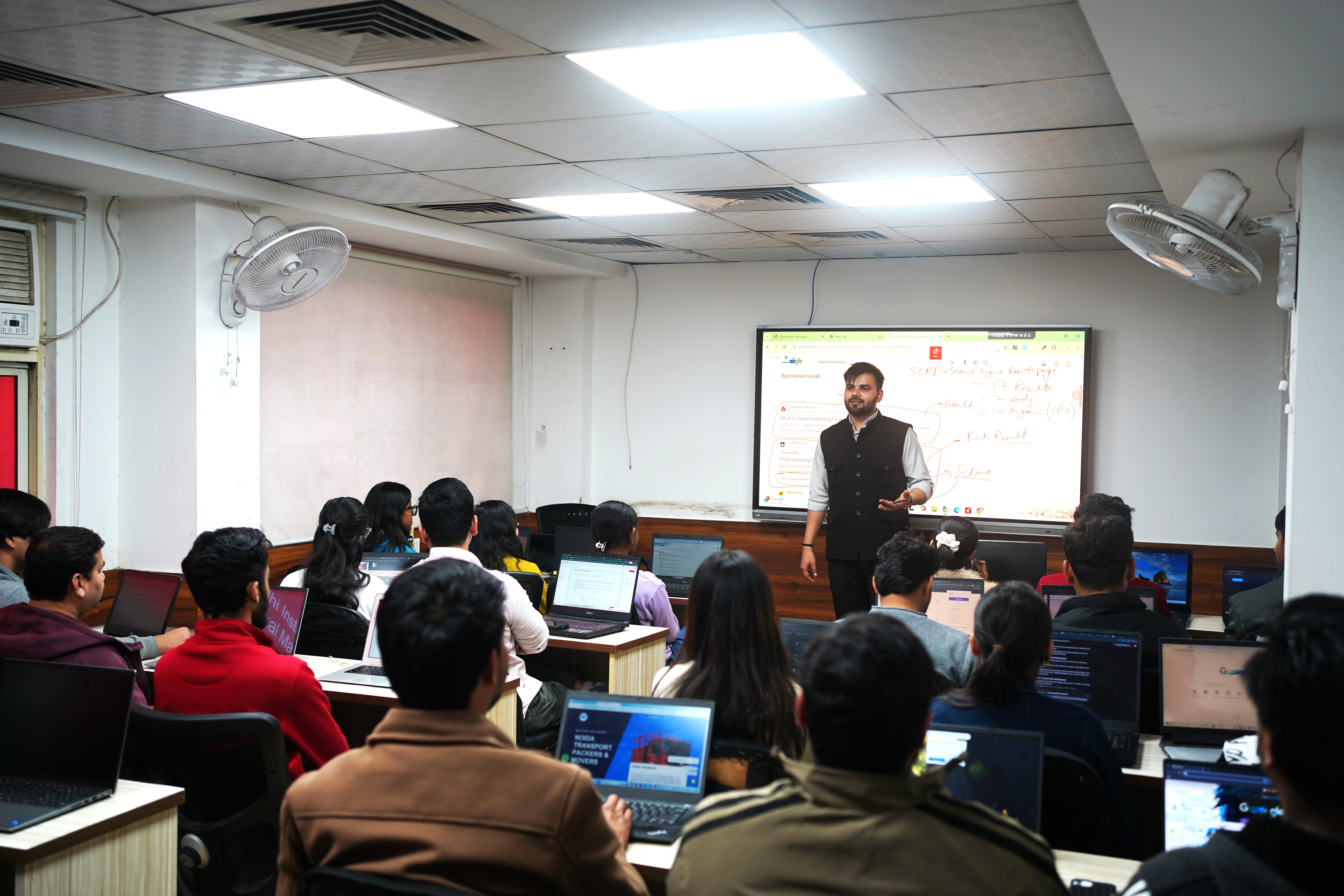 DIDM Noida students learning AI powered digital marketing